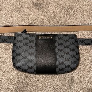 Micheal Kors Crossbody Bag / Fanny Pack